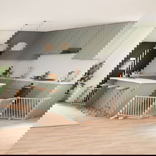 vidaXL Ograda za pse z vrati zložljiva 8 panelov 640 cm topolovina Cene