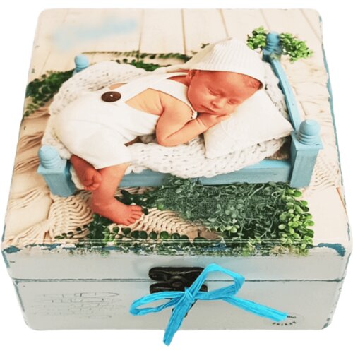  Personalizirane &scaron;katle s fotografijami &ndash; Darilo za krst ali rojstni dan - 16x16x10cm - 1914 Cene