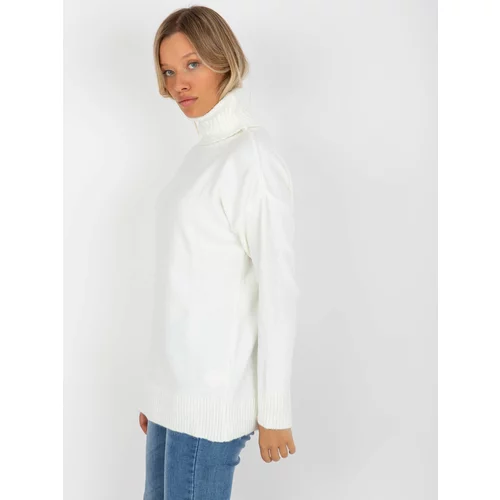 Fashion Hunters White plain turtleneck sweater in a loose cut RUE PARIS
