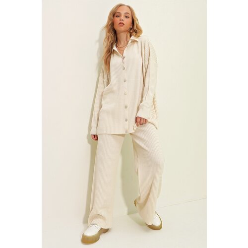 Trend Alaçatı Stili Women's Cream Buttoned Self Textured Knitwear Suit Cijene