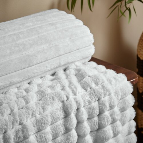 Catherine Lansfield Bijela deka od mikropli&amp;scaron;a 130x170 cm Cosy Ribbed &amp;ndash; Slike