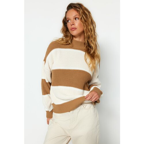 Trendyol Sweater - Braun - Oversize Slike