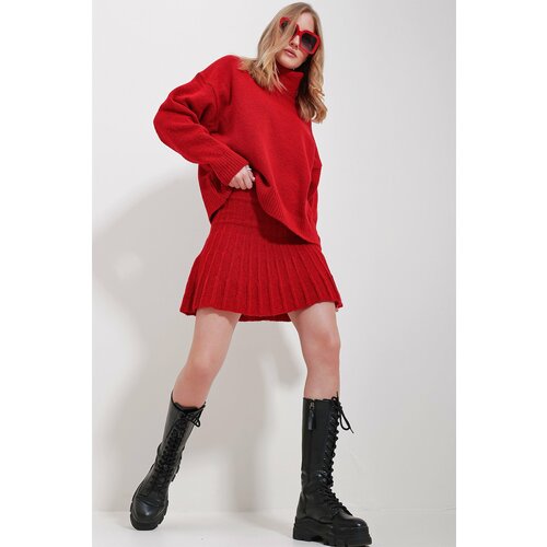 Trend Alaçatı Stili Women's Red Turtleneck Sweater And Pleated Skirt Set Slike