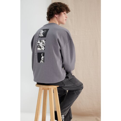 Trendyol Anthracite Men's More Sustainable Oversize Crew Neck Sculpted Printed Sweatshirt Slike