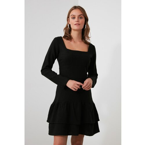 Trendyol Crna haljina s zamašnjakom s četvrtastim vratom crna Slike