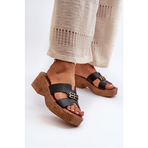 Kesi Zazoo Elegant leather women's slippers with gold embellishments, black Cene