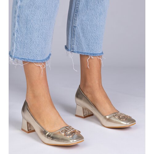 D/CEO marka niezdefiniowana Gold low heel pumps with rhinestones Cahes Cene