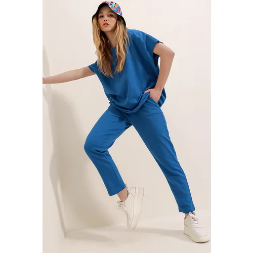 Trend Alaçatı Stili Women's Saxe Blue Crew Neck Comfortable Fit Tracksuit