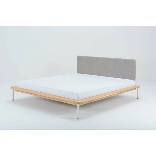 Gazzda postelja iz hrastovega lesa Fina, 140 x 200 cm