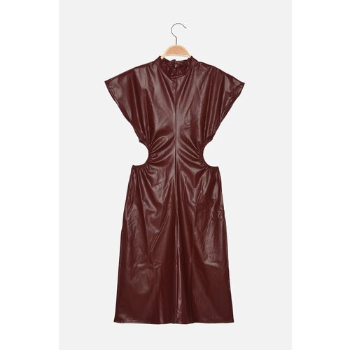 Trendyol Claret Red Cut Out Detailed Stand Collar Dress Slike