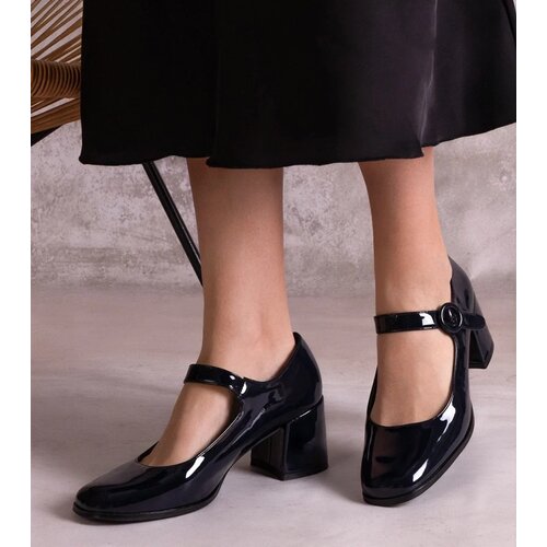 D/CEO Black pumps on a low wedge heel Chantal Cene