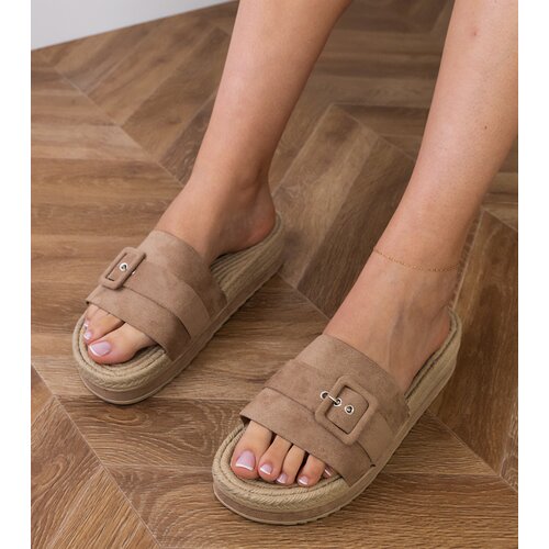 D/CEO Beige platform sandals with decorative buckle Lunda Cene