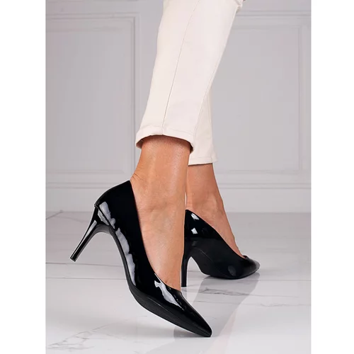 GOODIN Lacquered black Shelovet heels