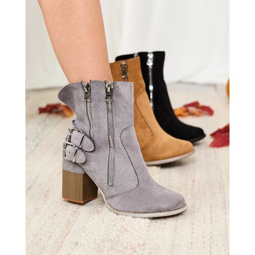 Resti Women's gray boots with Feirrgo decoration Cene
