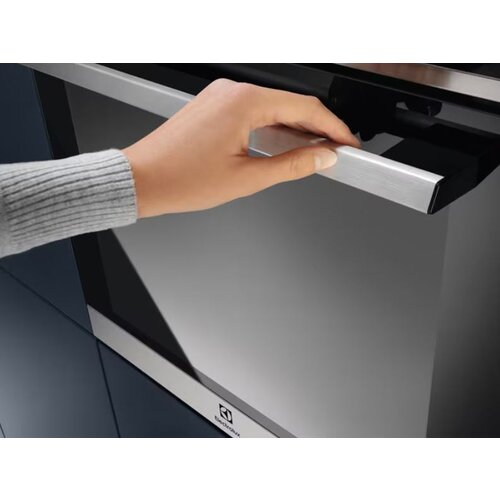 Electrolux UGRADNA RERNA COF6P76BX Slike