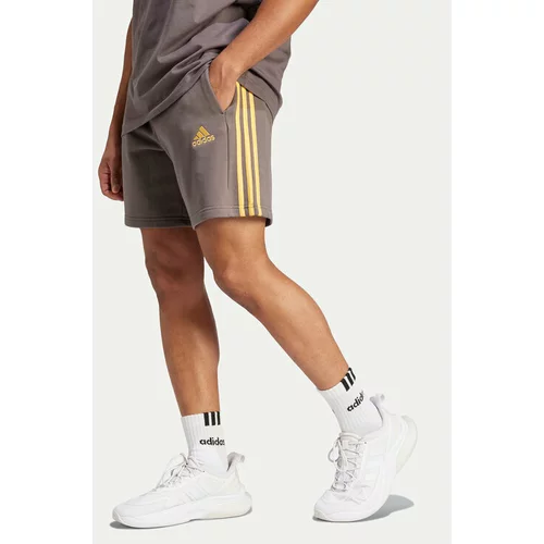 Adidas Športne kratke hlače Essentials French Terry 3-Stripes IS1346 Rjava Regular Fit