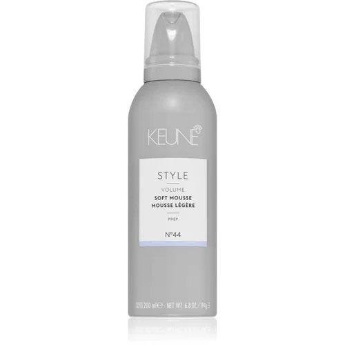 KEUNE Style Soft Mousse utrjevalec za volumen las za naravno fiksacijo in sijaj las 200 ml