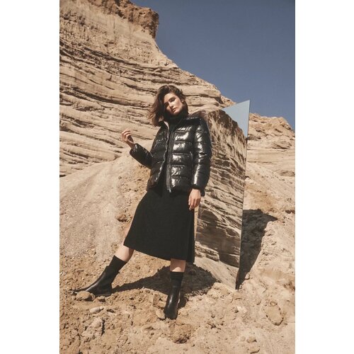 Marisse Short Quilted Black Jacket With A Hood Slike