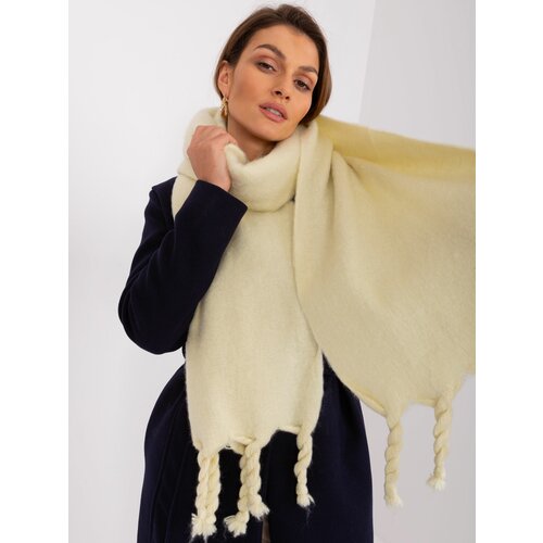 Fashion Hunters Light yellow smooth scarf with fringe Slike