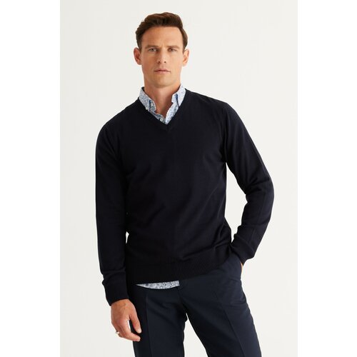 ALTINYILDIZ CLASSICS Men's Black Standard Fit Normal Cut V-Neck Cotton Knitwear Sweater. Cene