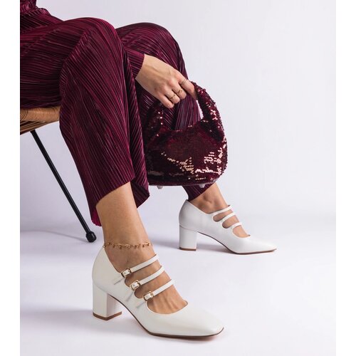 Gemre White block heel pumps with decorative buckles Izida Slike