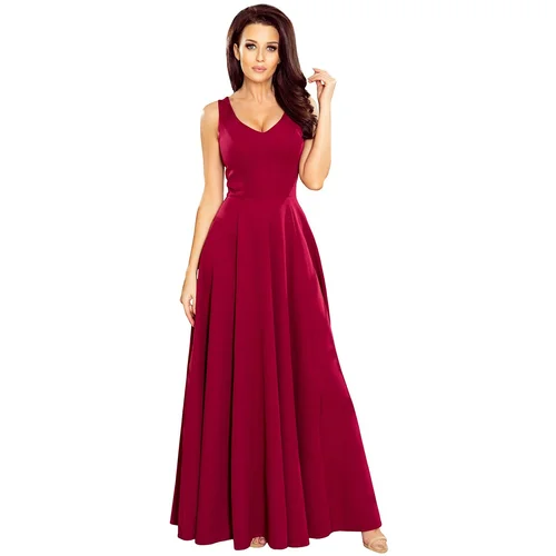 Numoco Long dress with a neckline