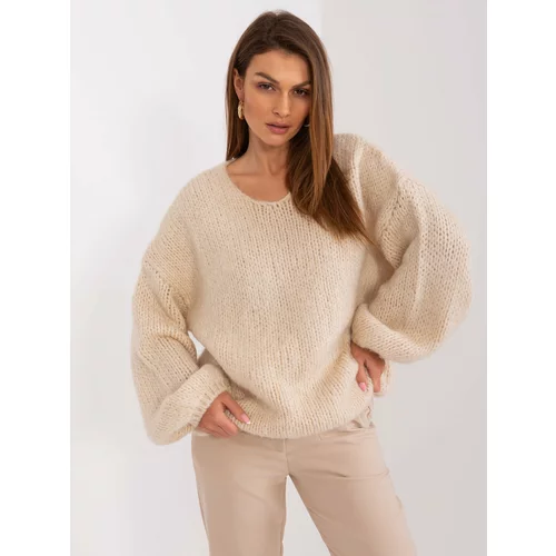 Fashion Hunters Light beige knitted sweater with wide sleeves