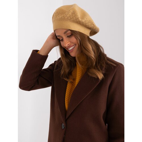 Fashion Hunters Women's camel beret with appliqué Cene