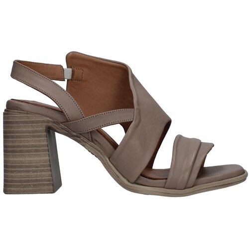 Bueno Shoes Sandali &amp;amp; Odprti čevlji WY3705 Kostanjeva Slike