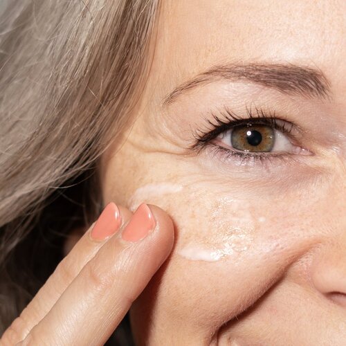 BusyB Sophie Shine Eye Ceram krema za osvetljevanje predela okoli oči 15 ml Slike