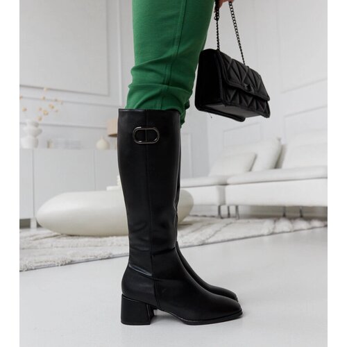 Gemre Black boots with decorative buckle Sydney Cene