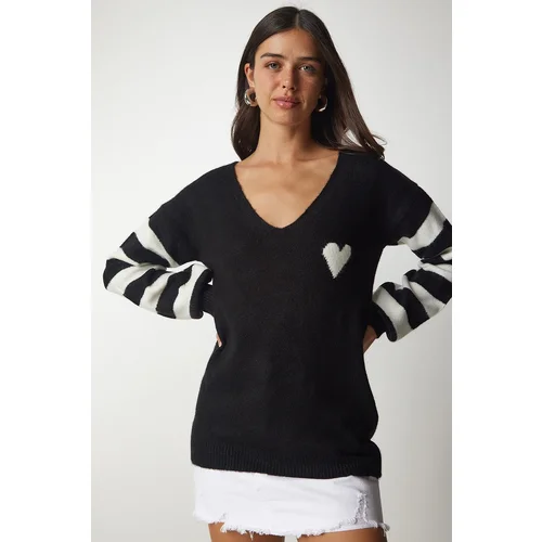  Women's Black and White Color Block V-Neck Knitwear Sweater