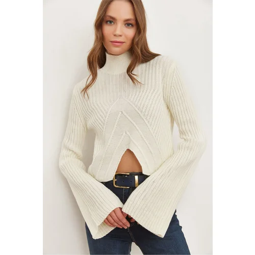 Olalook Women's White Wide Sleeve Detailed Front Asymmetric Crop Knitwear Sweater