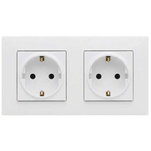 Legrand Dvostruka kućna utičnica 250V/16A SCHUKO sa okvirom NILOE STEP bela Slike