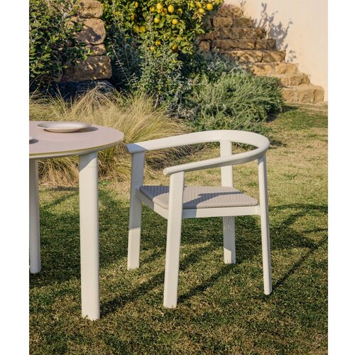 Kave Home Krem vrtna stolica Erice &amp;ndash; Slike