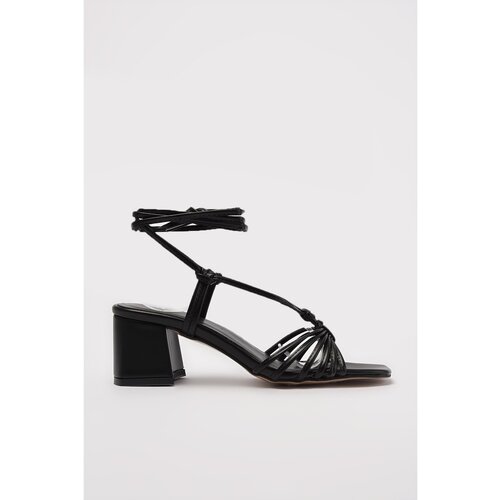 Trendyol Black Tied Women&amp;#039;s Classic Heeled Shoes Slike
