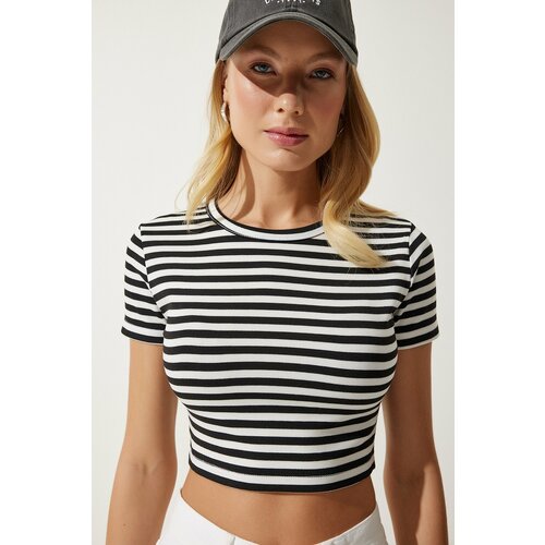 Happiness İstanbul Women's Black Striped Crop Knitted T-Shirt Slike