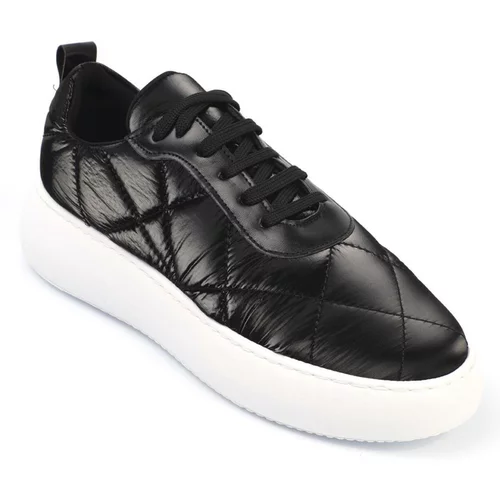 Capone Outfitters Capone Women's Parachute Round Toe Sneaker