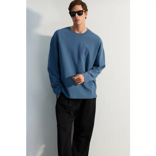 Trendyol Men's Oversize Limited Edition Premium Textured Fabric Label Detail 100% Cotton Sweatshirt.