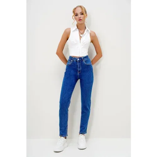 Trend Alaçatı Stili Women's Blue 5 Pocket Washed Straight Leg Jeans