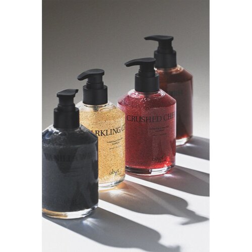 KUNDAL Objet Exfoliating &amp;amp; Waterfull Hand Wash eksfoliacijsko tekoče milo za roke z vonjem Crushed Cherry 380 ml Slike