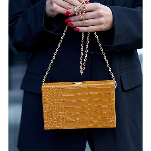 Gemre Yellow handbag "kuferek" with a chain Dratche Cene