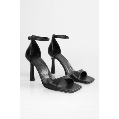 Shoeberry Women's Vinetta Black Skin Heel Shoes Slike