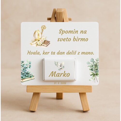  Darilo za birmo s čokolado in motivom župnikove kape in belimi rožicami DARČOKB 01-03 Cene