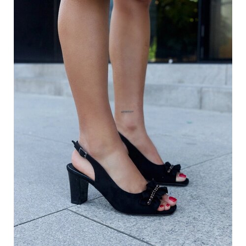 Gemre Mukaram decorative ruffle block-heeled sandals Cene