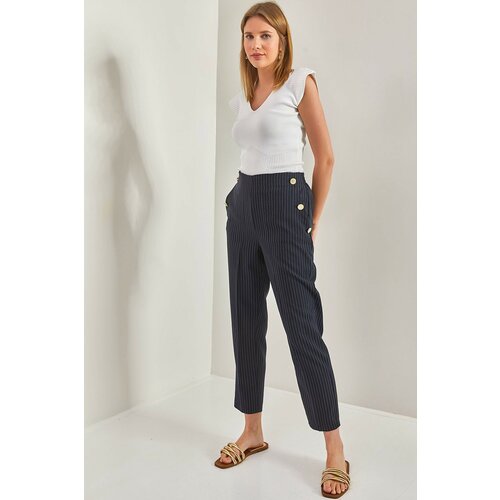 Bianco Lucci Women's Pockets Buttoned Trousers Cene