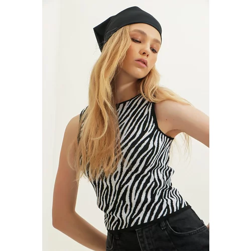 Trend Alaçatı Stili Women's Black Zero Sleeve Zebra Patterned Knitted Blouse