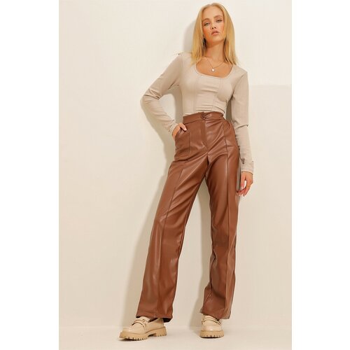 Trend Alaçatı Stili Women's Tan and Grass Front Double Pocketed Faux Leather Palazzo Pants Cene