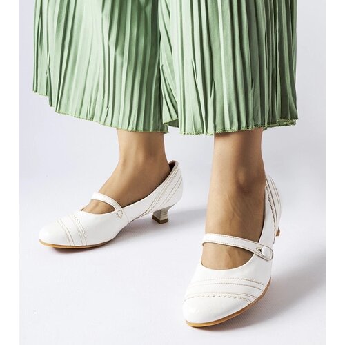 D/CEO Black pumps on a low wedge heel Chantal Cijene