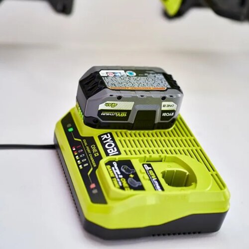 Ryobi RC18240 dupli punjač za baterije 18V one+ Slike
